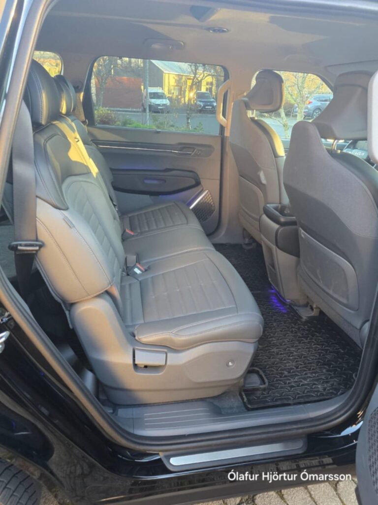 033b0d56-dbe8-4d95-9f05-5425a4ef669e