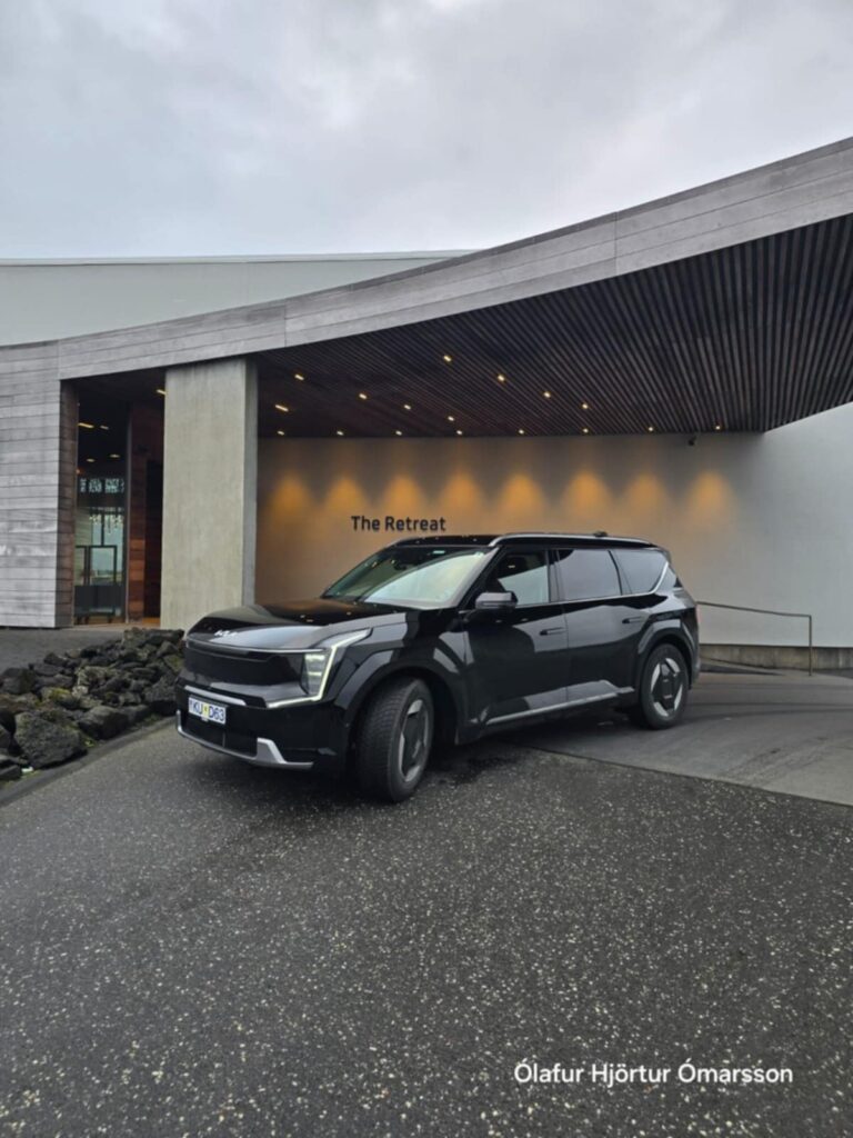 b78cb4b5-8cbc-457b-9b5b-08df9b0e38ea